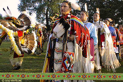 All images Copyright © 1997 - 2000 WriteLine. All Rights Reserved. Fancy Feather and Women's Southern Buckskin dancers